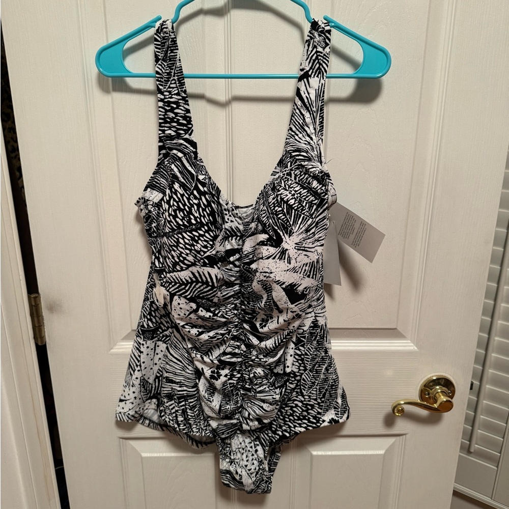 NWT Azul One‎ Piece Printed Minimizer Figure Swimsuit